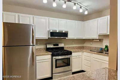 102 Wedgewood Circle, Belford, NJ 07718 - Photo 3