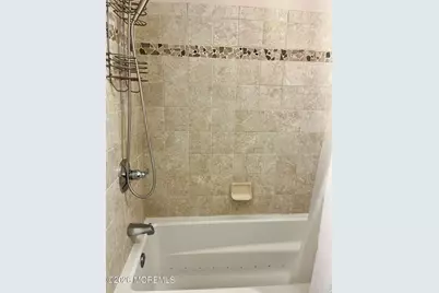 102 Wedgewood Circle, Belford, NJ 07718 - Photo 11