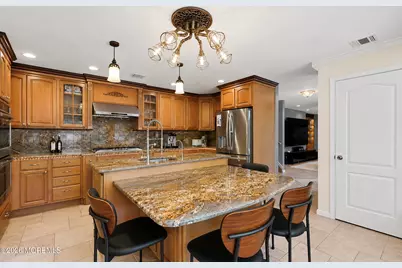 710 Hopping Road, Belford, NJ 07718 - Photo 5