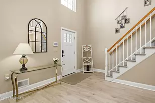 28 Silverbrooke Cir, Howell Township, NJ 07731 - Photo 5