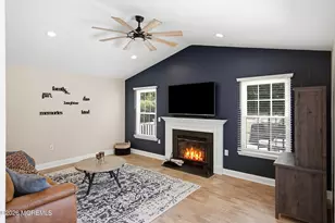 28 Silverbrooke Cir, Howell Township, NJ 07731 - Photo 17