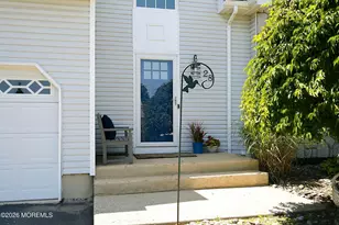 28 Silverbrooke Cir, Howell Township, NJ 07731 - Photo 3