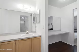 28 Silverbrooke Cir, Howell Township, NJ 07731 - Photo 25