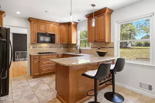 10 Beacon Dr, Howell Township, NJ 07731 - Photo 11