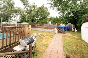 302 Edgeview Rd, Keyport, NJ 07735 - Photo 17