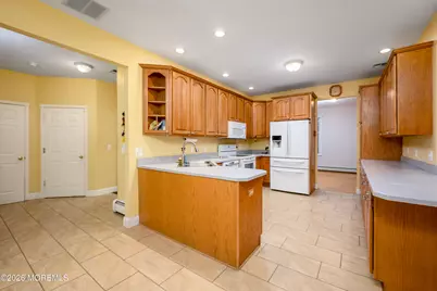 250 Bennett Road, Freehold, NJ 07728 - Photo 9
