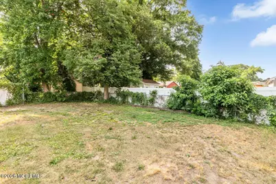275 Laurel Avenue, Hazlet Township, NJ 07734 - Photo 21