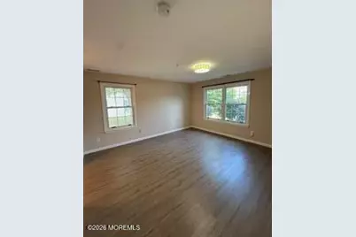 402 Wedgewood Circle, Belford, NJ 07718 - Photo 11