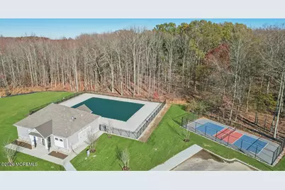 41 Victoria Gardens Square, Neptune Township, NJ 07753 - Photo 21