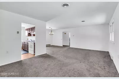 14 S Chestnut Avenue, Whiting, NJ 08759 - Photo 5