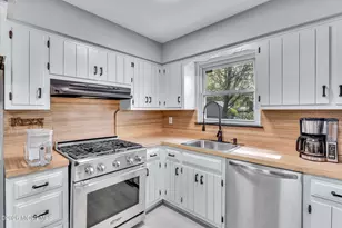 36 Old Bridge Dr, Howell Township, NJ 07731 - Photo 15