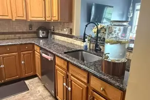 24 Tottenham Ct, Jersey City, NJ 07305 - Photo 9