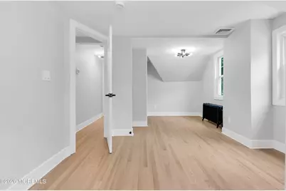 201 Knox Avenue, Eatontown, NJ 07724 - Photo 37