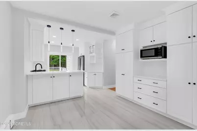 201 Knox Avenue, Eatontown, NJ 07724 - Photo 25
