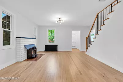 201 Knox Avenue, Eatontown, NJ 07724 - Photo 9