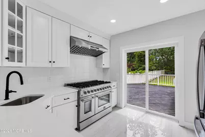 201 Knox Avenue, Eatontown, NJ 07724 - Photo 17