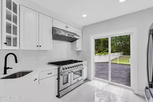 201 Knox Ave, Eatontown, NJ 07724 - Photo 17