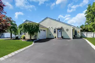 9 Colonial Dr, Tinton Falls, NJ 07753 - Photo 3