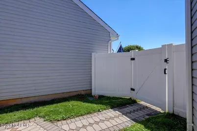 123 Kentucky Way, Freehold, NJ 07728 - Photo 33