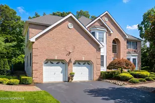 338 Valley View Cir, Freehold, NJ 07728 - Photo 3