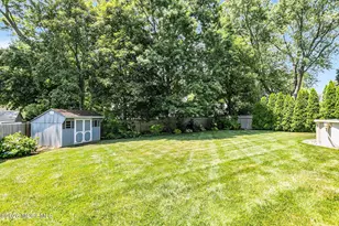 38 Spruce Dr, Shrewsbury, NJ 07702 - Photo 35