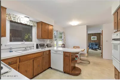 39 Koster Drive, Freehold, NJ 07728 - Photo 7