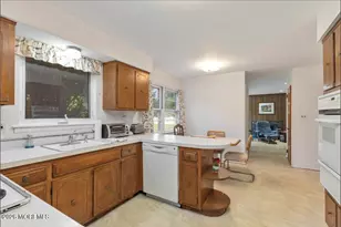 39 Koster Dr, Freehold, NJ 07728 - Photo 7