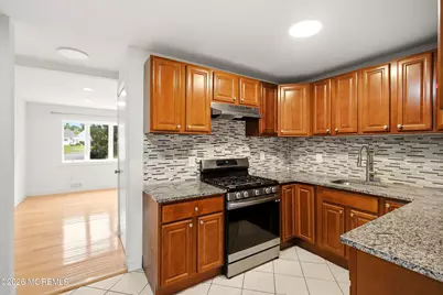 29 Windsor Drive, East Brunswick Township, NJ 08816 - Photo 7