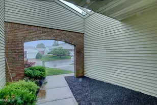 7 Lakeview Dr, Marlboro Township, NJ 07746 - Photo 3