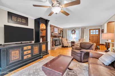 266 Orchard Avenue, Belford, NJ 07718 - Photo 9