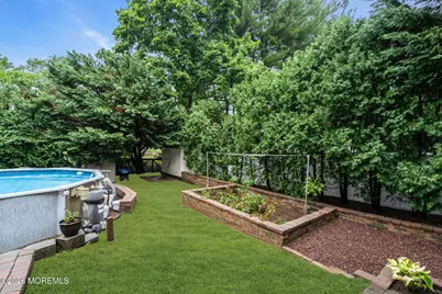 266 Orchard Avenue, Belford, NJ 07718 - Photo 23