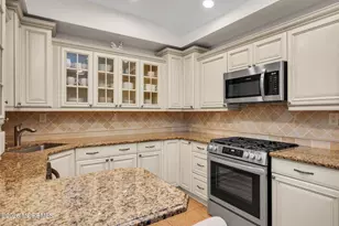 24 Village Ln, Middletown, NJ 07748 - Photo 15