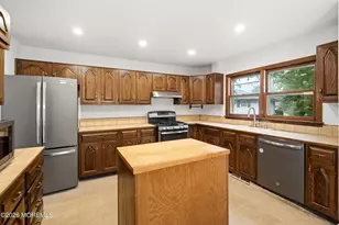 37 Daniel Dr, Matawan, NJ 07747 - Photo 11