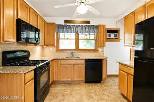 662 Campbell Ave, Port Monmouth, NJ 07758 - Photo 17