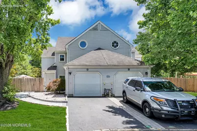 9 Frost Court, Freehold, NJ 07728 - Photo 3