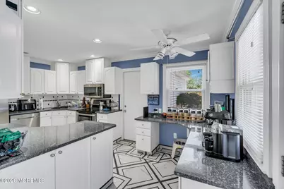 9 Frost Court, Freehold, NJ 07728 - Photo 5