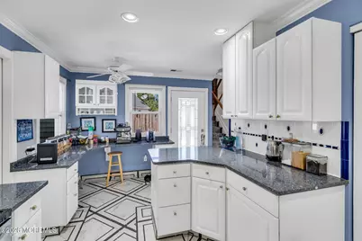 9 Frost Court, Freehold, NJ 07728 - Photo 7