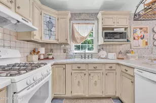 901 Roundtree Dr, Toms River Township, NJ 08753 - Photo 15
