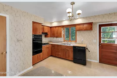 564 Morley Court, Middletown, NJ 07718 - Photo 15