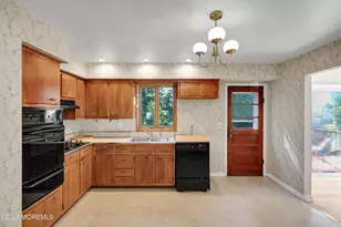 564 Morley Ct, Middletown, NJ 07718 - Photo 17
