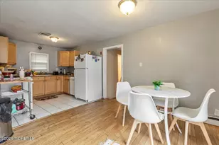 512 Henry Pl, Middletown, NJ 07748 - Photo 9