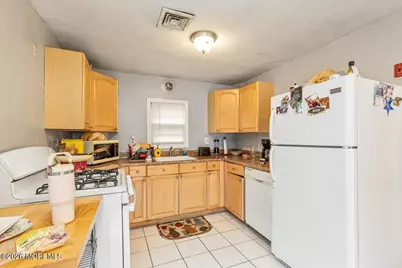 512 Henry Place, Middletown, NJ 07748 - Photo 5