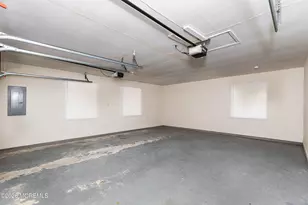 33 Hampton Ct, Red Bank, NJ 07701 - Photo 5