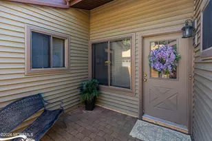 33 Hampton Ct, Red Bank, NJ 07701 - Photo 3