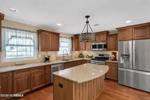 237 Rodman Ct, Eatontown, NJ 07724 - Photo 7