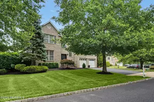 27 Goshawk Ct, Morganville, NJ 07751 - Photo 3