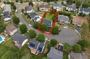 27 Goshawk Ct, Morganville, NJ 07751 - Photo 9