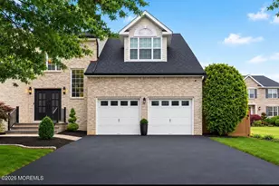 27 Goshawk Ct, Morganville, NJ 07751 - Photo 5