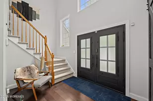 27 Goshawk Ct, Morganville, NJ 07751 - Photo 5