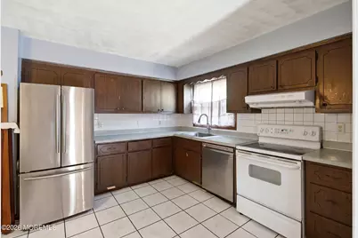 444 W Lookout Avenue, Hackensack, NJ 07601 - Photo 5
